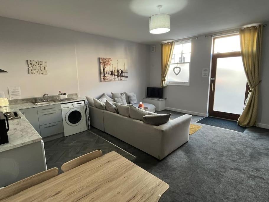 The Print Room, 1 Bedroom Ground Floor Apartment คาร์ลไอเอิล ภายนอก รูปภาพ